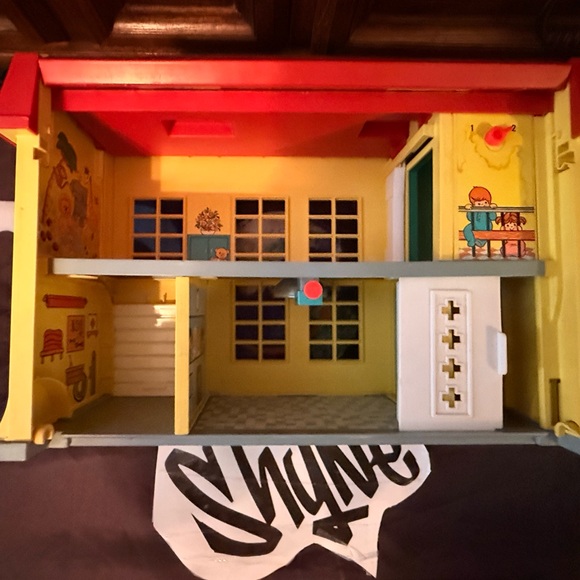 🍁 Vintage 1976 Fisher-Price Little People Children's
Hospital Toy Play Set 🍁 - Picture 8 of 8